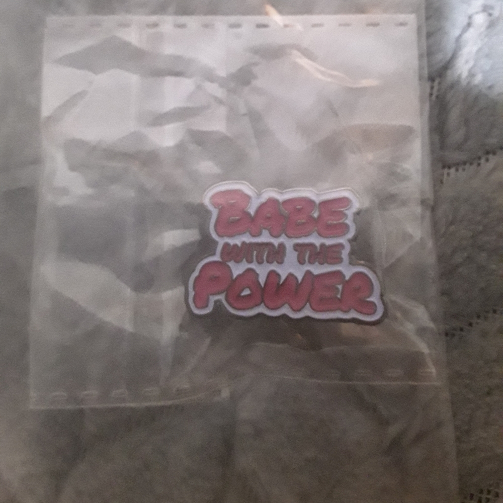 SOLD OUT BABE WITH THE POWER Labrynth Bowie Pin - Picture 5 of 7